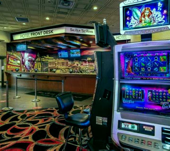 10 Clover Deluxe slot