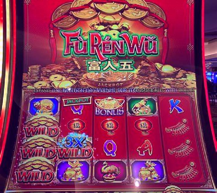 Gem Stone Street slot machine